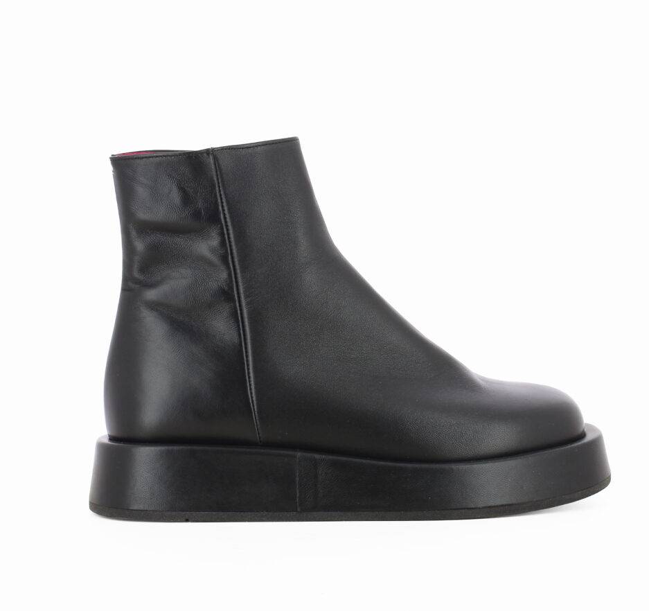 Le Babe BOOTS IN NAPPA NERA In Saldo