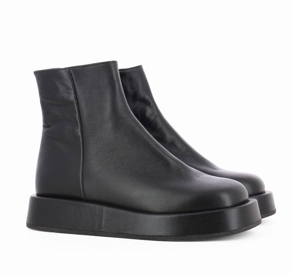 Le Babe BOOTS IN NAPPA NERA In Saldo