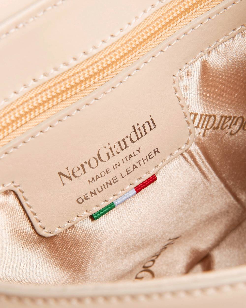 NeroGiardini Art. E443710D Saldi