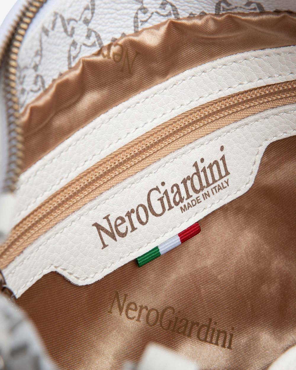 NeroGiardini Art. E443741D Vendita Economica