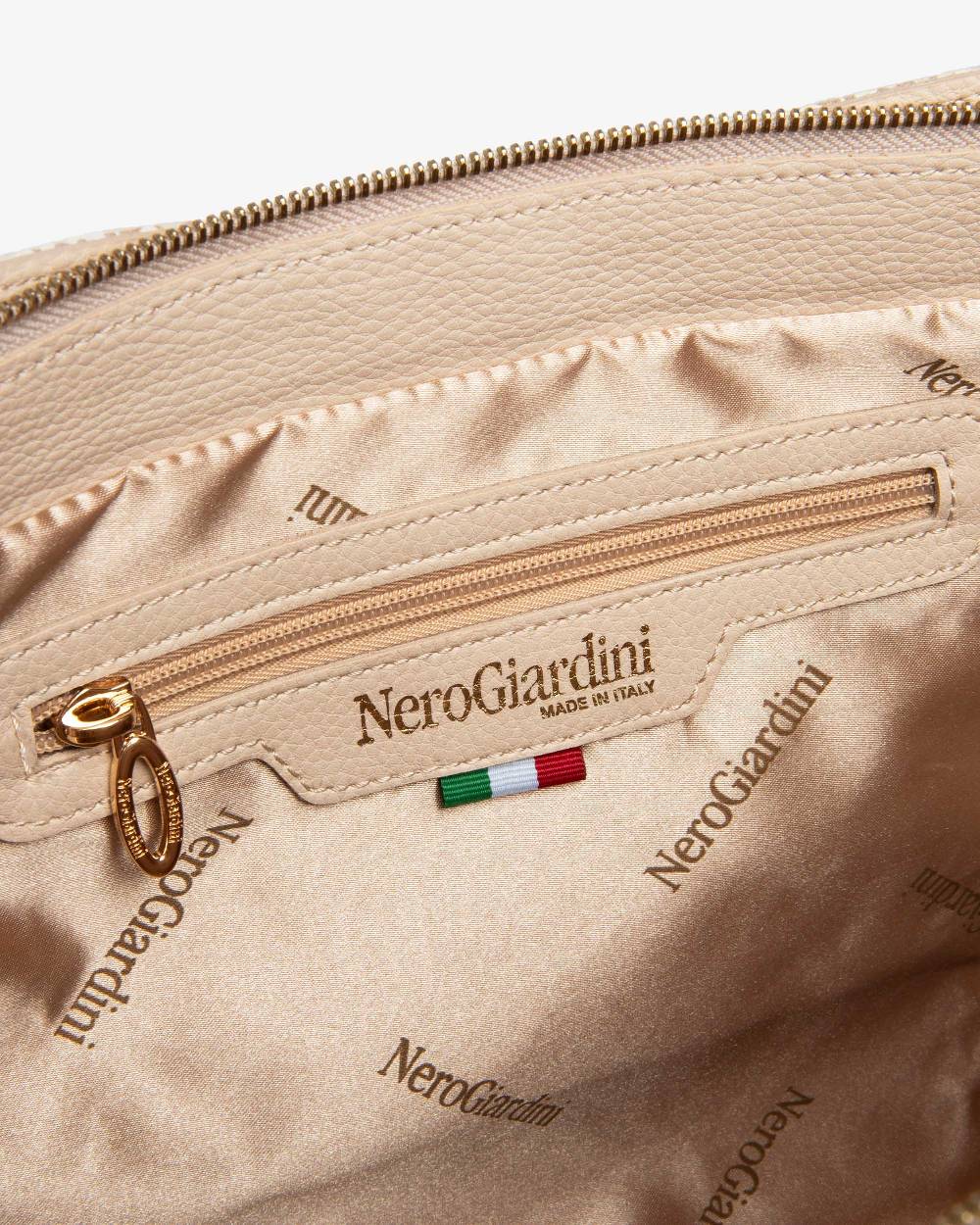 NeroGiardini Art. E443720D Negozio