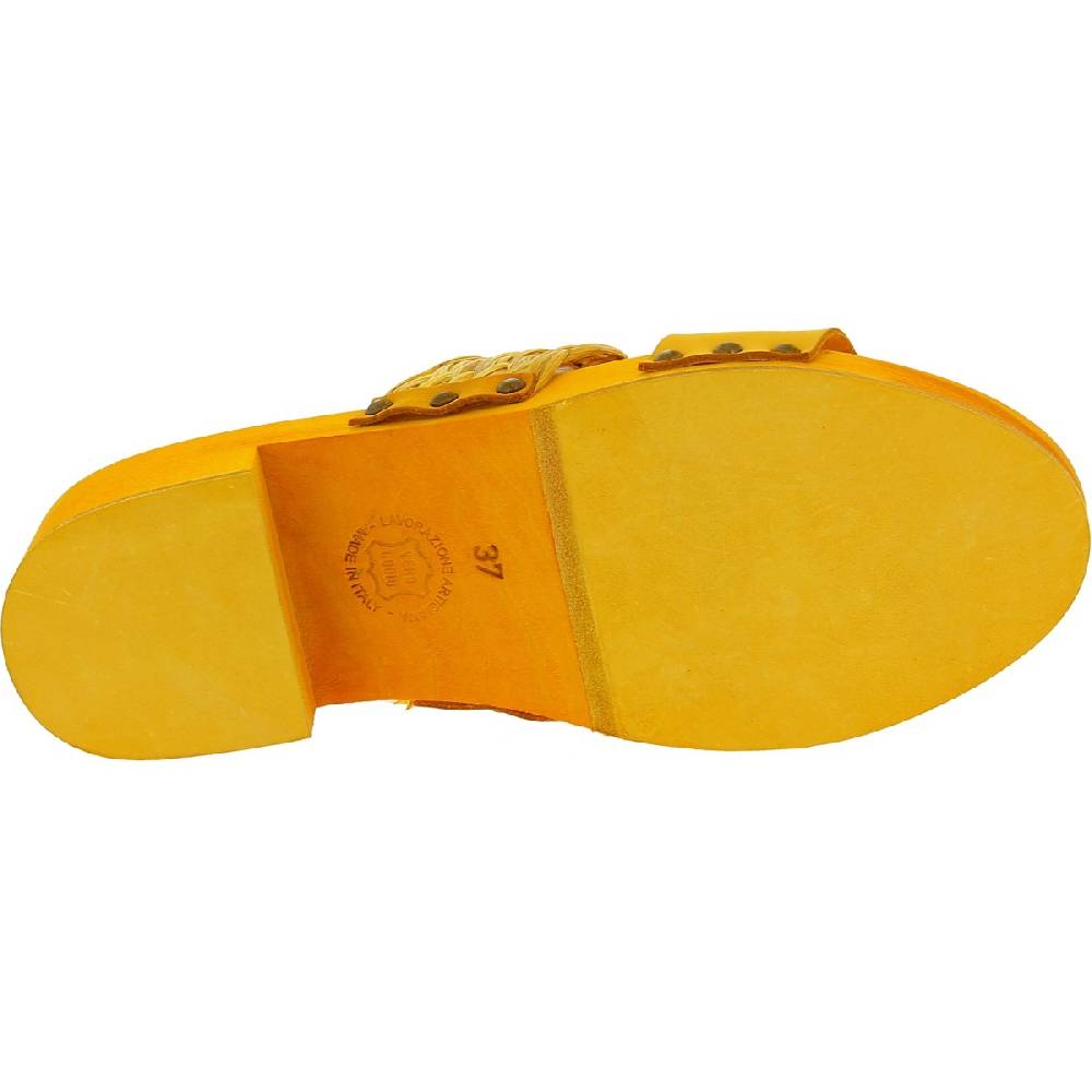 Lartigiano Del Cuoio Sabot da donna giallo in legno artigianali con fascia in rafia e pelle Saldi