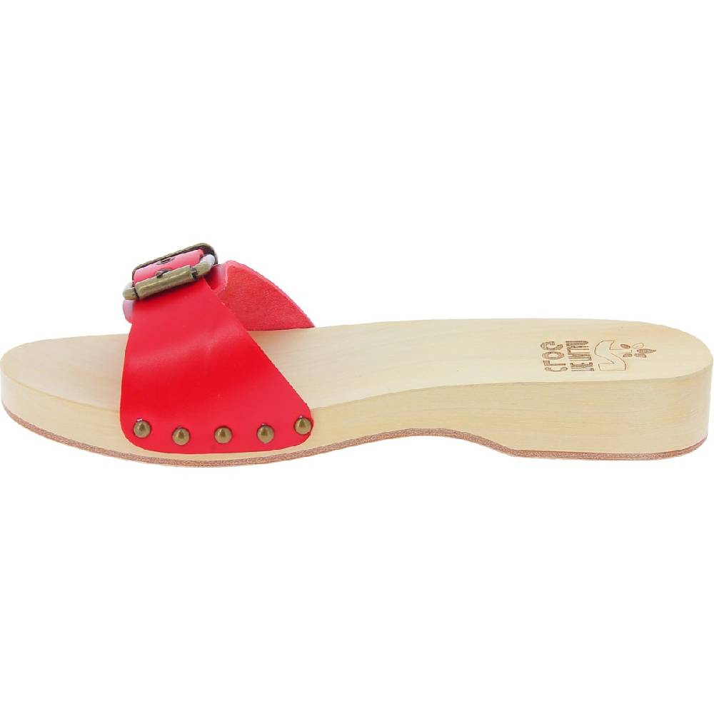 Lartigiano Del Cuoio Zoccoli di legno artigianali da donna con fascia regolabile in pelle rossa In Vendita