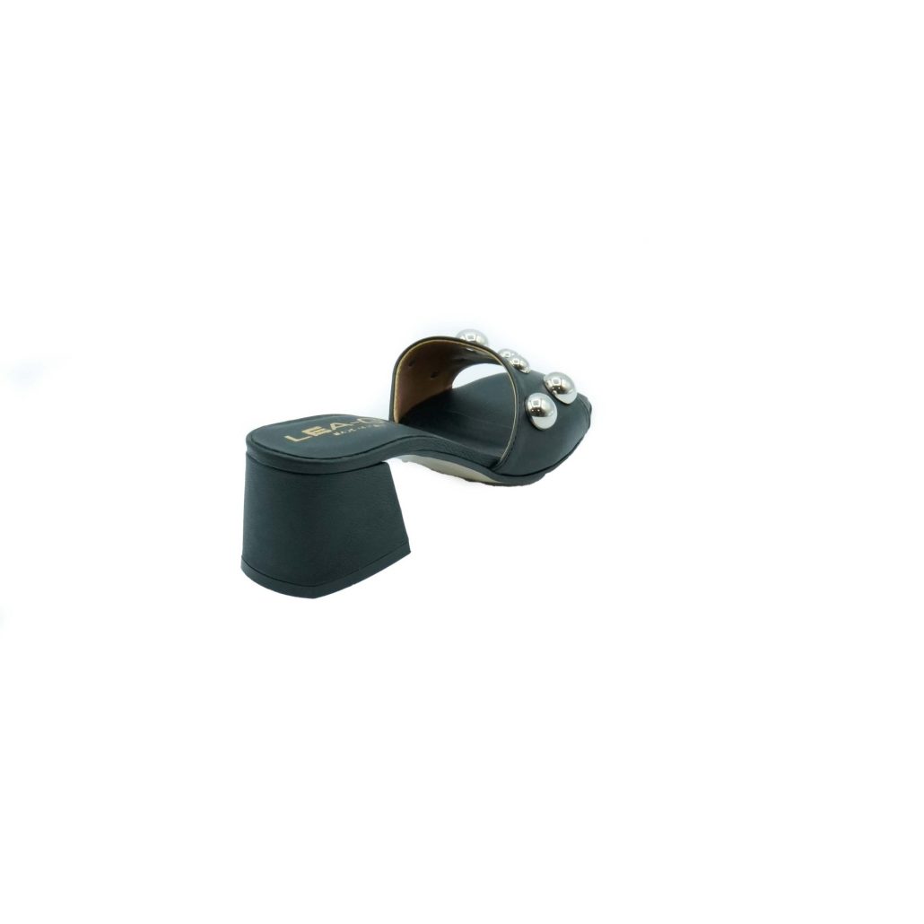 Lea Gu ciabatta in nappa, fascia frontale con borchie, tacco 50mm In Linea