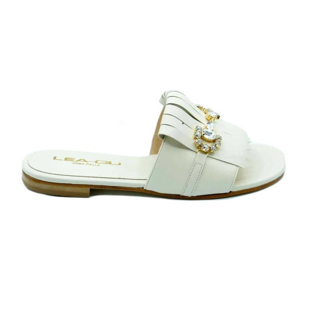 Lea Gu ciabattina in nappa, fascia con frange e accessorio frontale, tacco 10mm Consegna Veloce