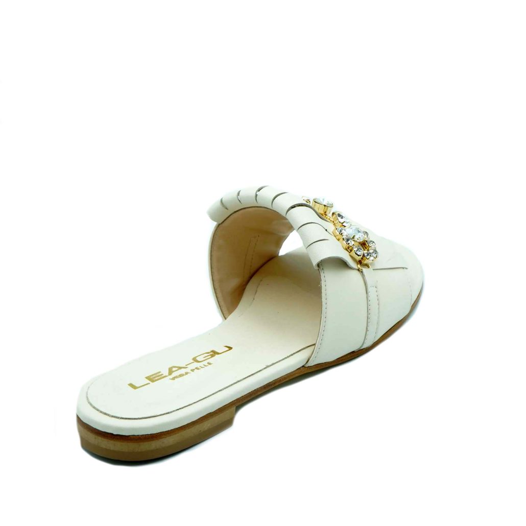 Lea Gu ciabattina in nappa, fascia con frange e accessorio frontale, tacco 10mm Consegna Veloce
