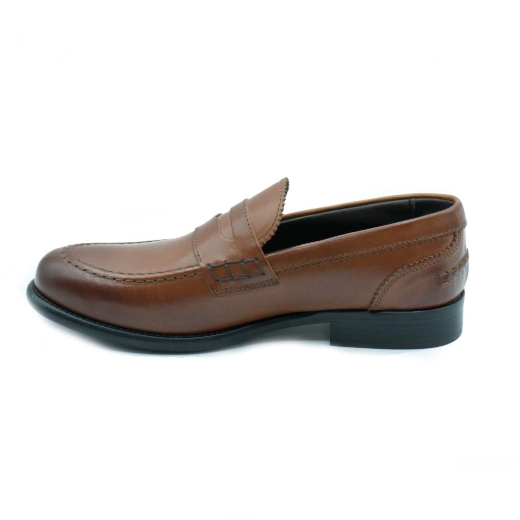 Lea Gu mocassino in vitello, bocca di leone frontale, tacco 25mm Offerte