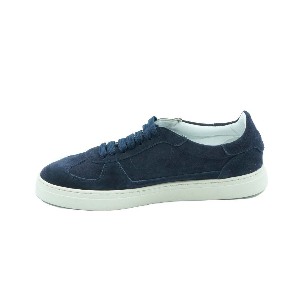 Lea Gu sneakers in camoscio, allacciatura frontale, fondo 30mm 2025