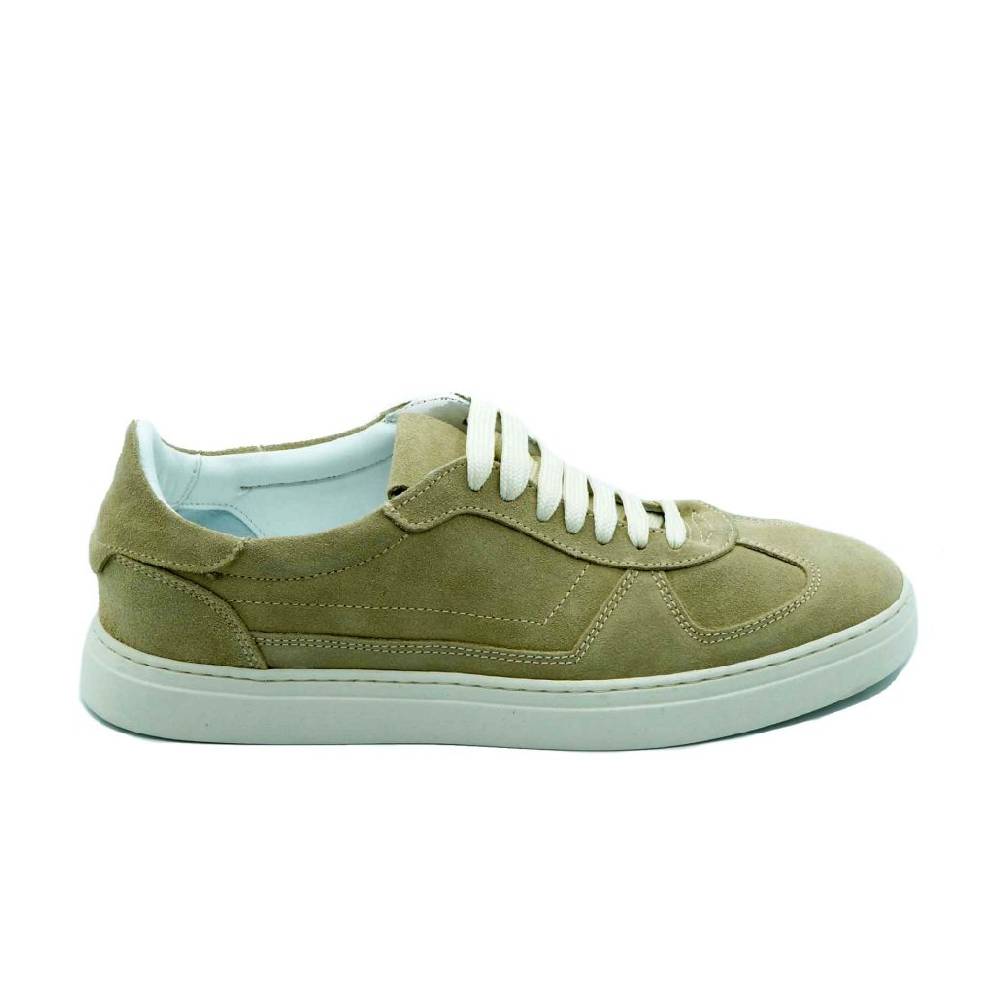 Lea Gu sneakers in camoscio, allacciatura frontale, fondo 30mm 2025