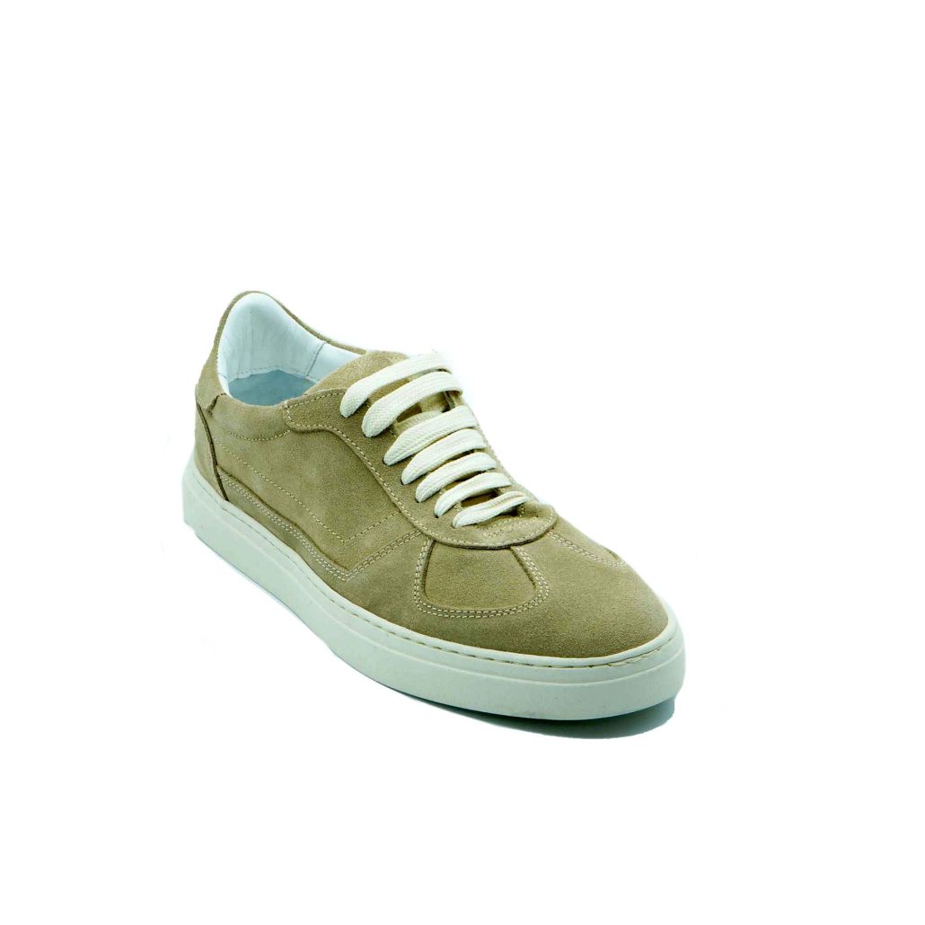 Lea Gu sneakers in camoscio, allacciatura frontale, fondo 30mm 2025