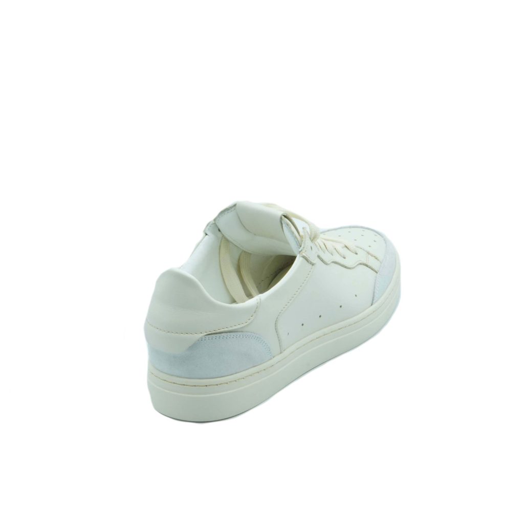 Lea Gu sneakers in nappa, allacciatura frontale, tallone in contrasto, fondo gomma 30mm Italy