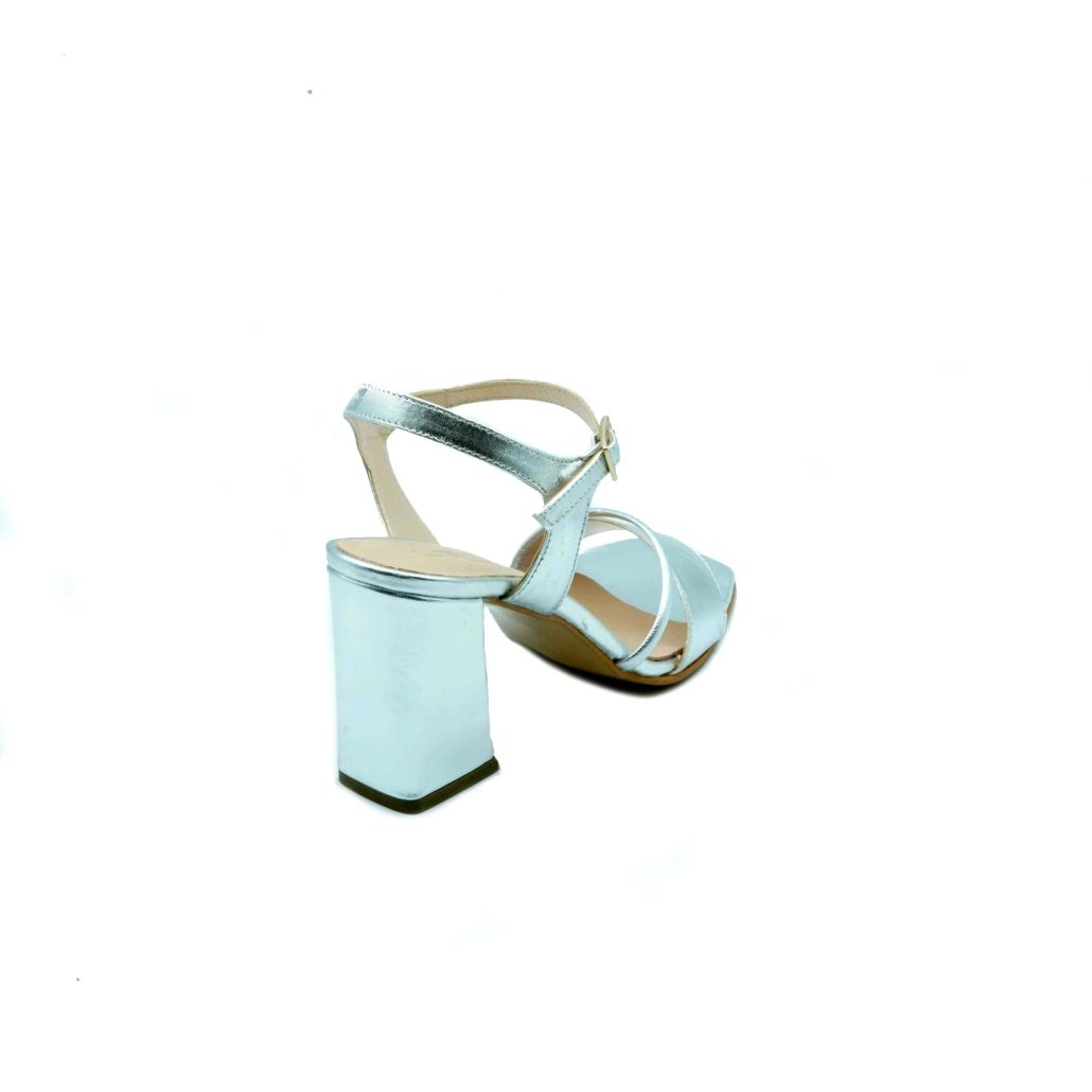 Lea Gu sandalo in nappa, doppia fascia frontale, punta quadrata, chiusura sul collo del piede, tacco ricoperto 80mm Italia
