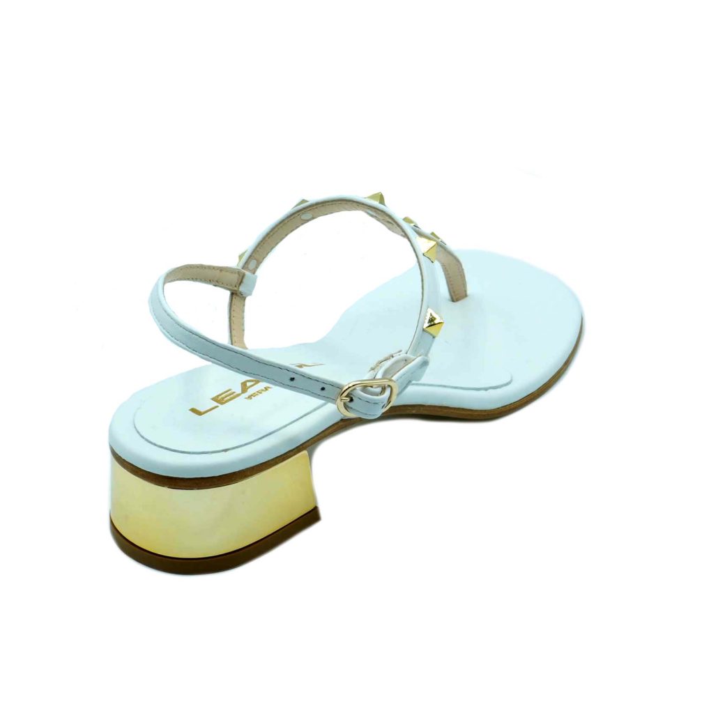 Lea Gu sandalo infradito in nappa, borchie frontali, allacciatura posteriore, tacco color oro 30mm Pezzi Unici