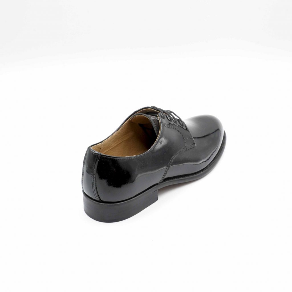 Lea Gu scarpa in vernice con allacciatura frontale, tacco 25 mm Outlet