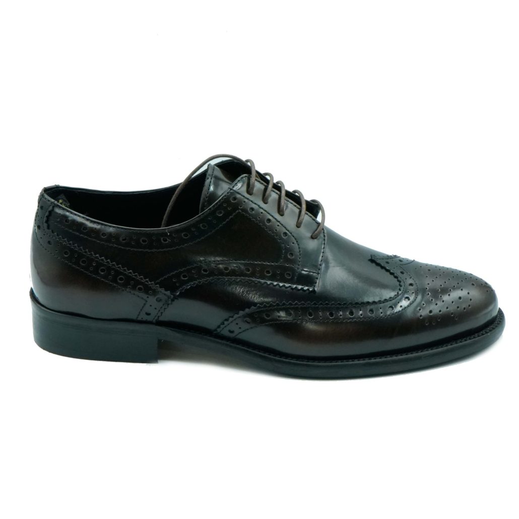 Lea Gu scarpa in vitello abrasivato, allacciatura frontale, lavorazione in punta, tacco 25mm Offerte
