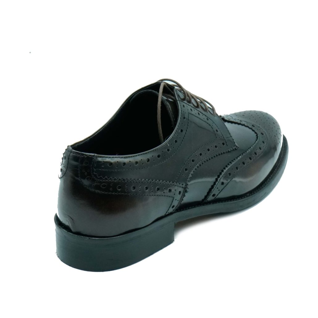 Lea Gu scarpa in vitello abrasivato, allacciatura frontale, lavorazione in punta, tacco 25mm Offerte