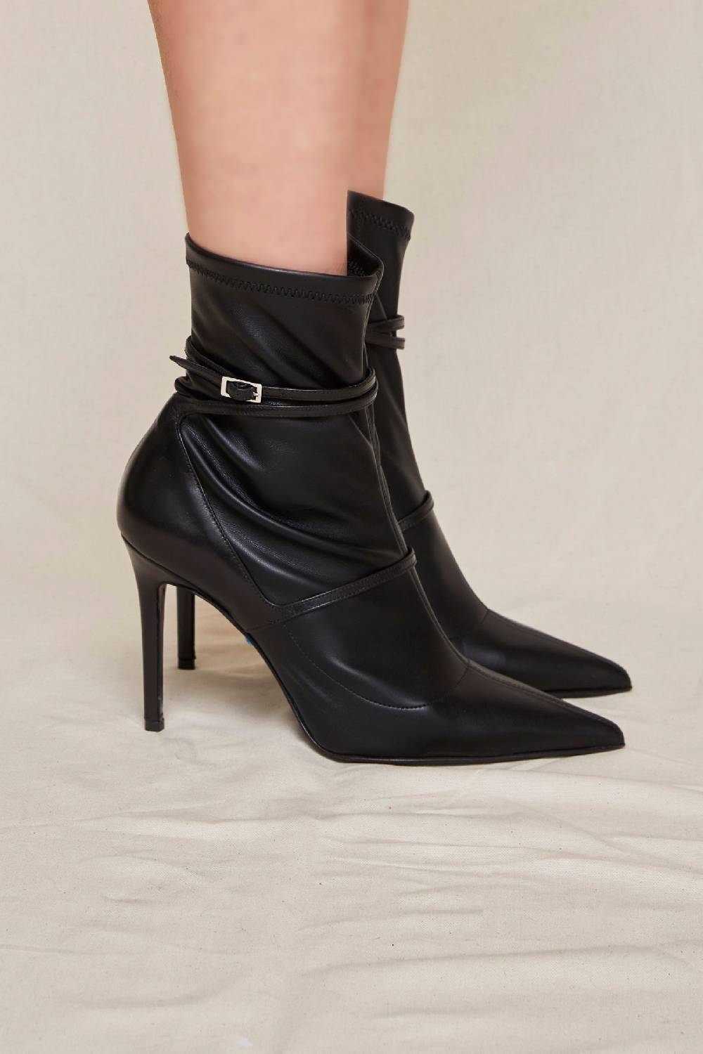 Kalliste K95 STRETCH ANKLE BOOTS BLACK Moda