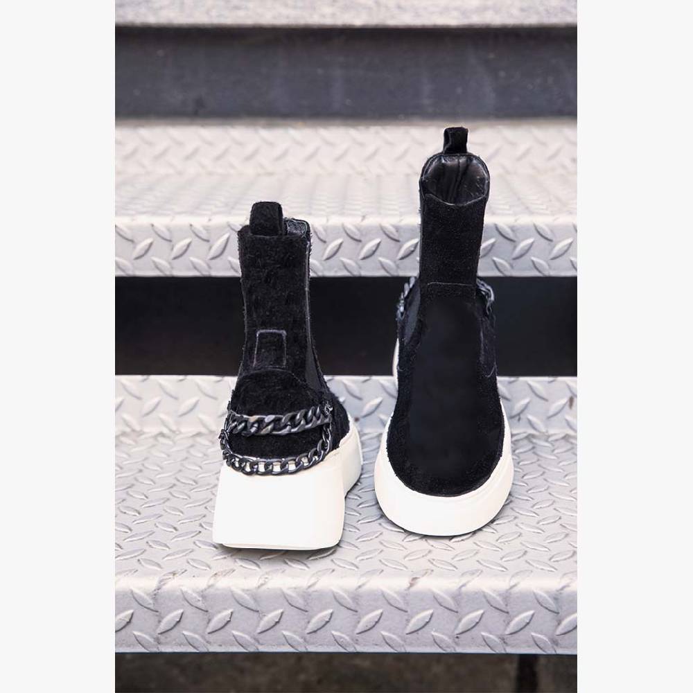 Laura Bellariva Urban chic tennis con catena In Linea