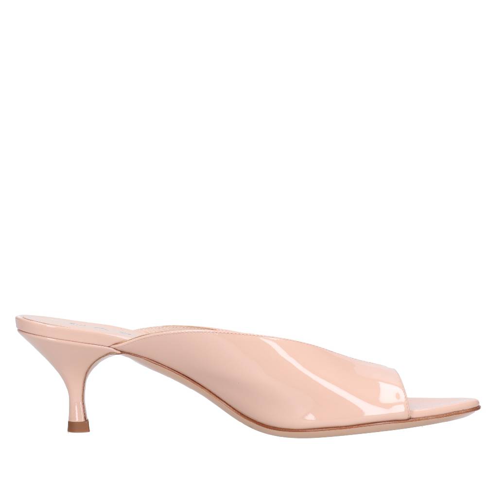 CASADEI Mules in vernice Nuovo