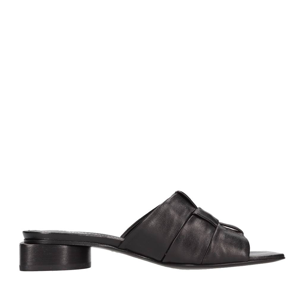 HALMANERA Mules in pelle Presa