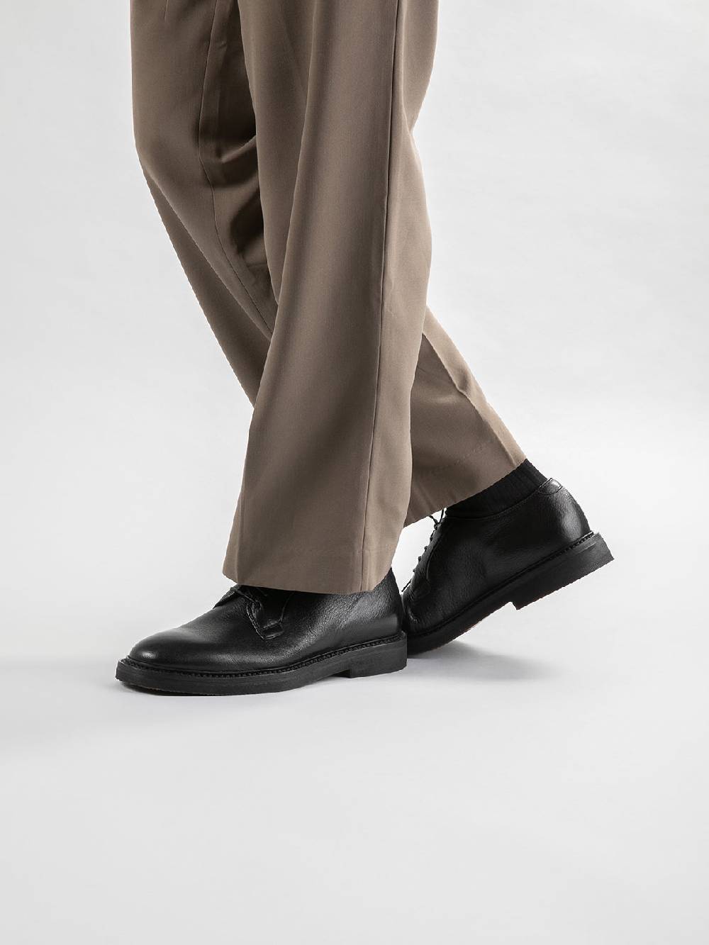 Officine Creative HOPKINS FLEXI 201 Scarpe Derby in Pelle Nera Offerta