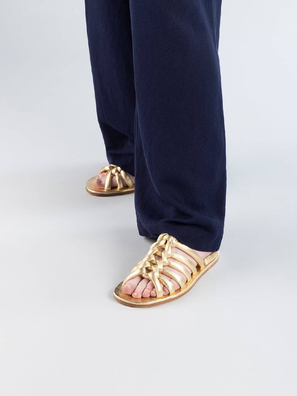 Officine Creative CYBILLE 016 Sandali Slide in Pelle Oro In Saldo