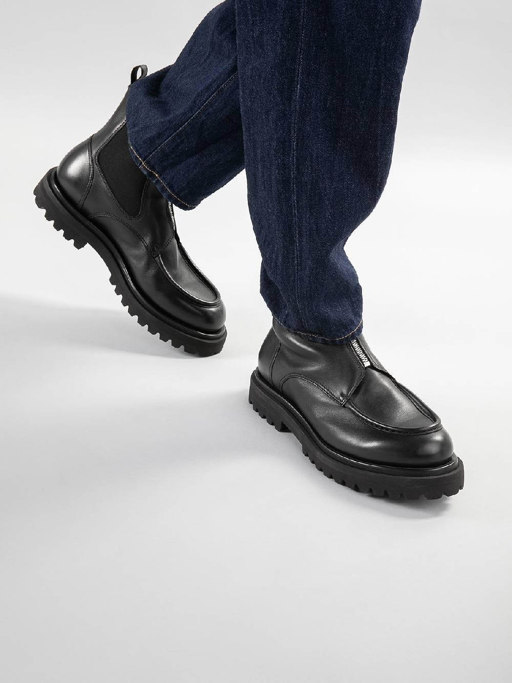 Officine Creative EVENTUAL 018 Stivali Zip in Pelle Nera Vendita