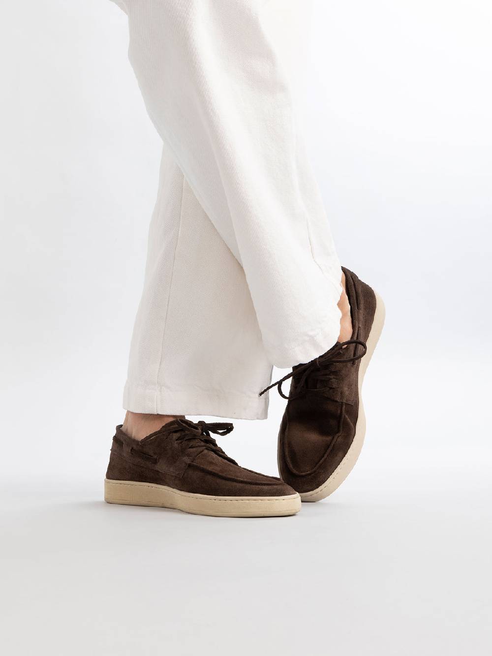 Officine Creative HERBIE 009 Sneaker Basse in Pelle Scamosciata Tortora Fino Al -60%