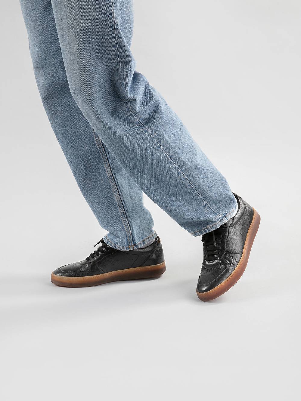 Officine Creative ASSET 001 Sneakers in Pelle Nera Offerte