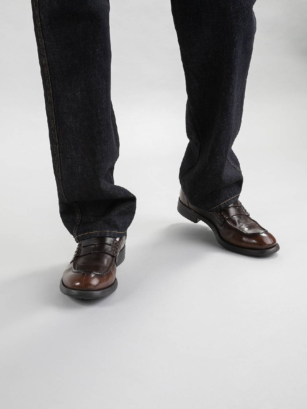 Officine Creative CHRONICLE 056 Mocassini Penny in Pelle Marrone Fino al 50% di sconto