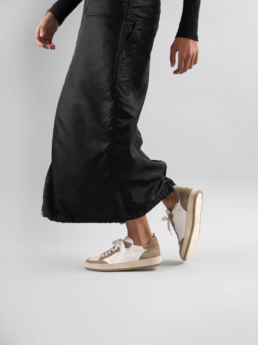 Officine Creative MAGIC 101 Sneakers in Pelle e Camoscio Bianco ACQUISTA ORA
