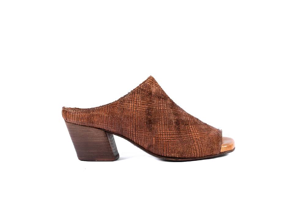 Openclosedshoes TISHA09 BUFALO COGNAC Saldi