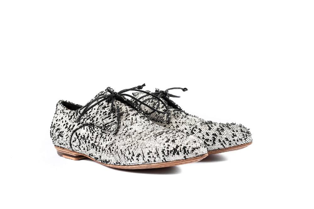 Openclosedshoes IRIS04 GIOVE NERO/BIANCO Offerte