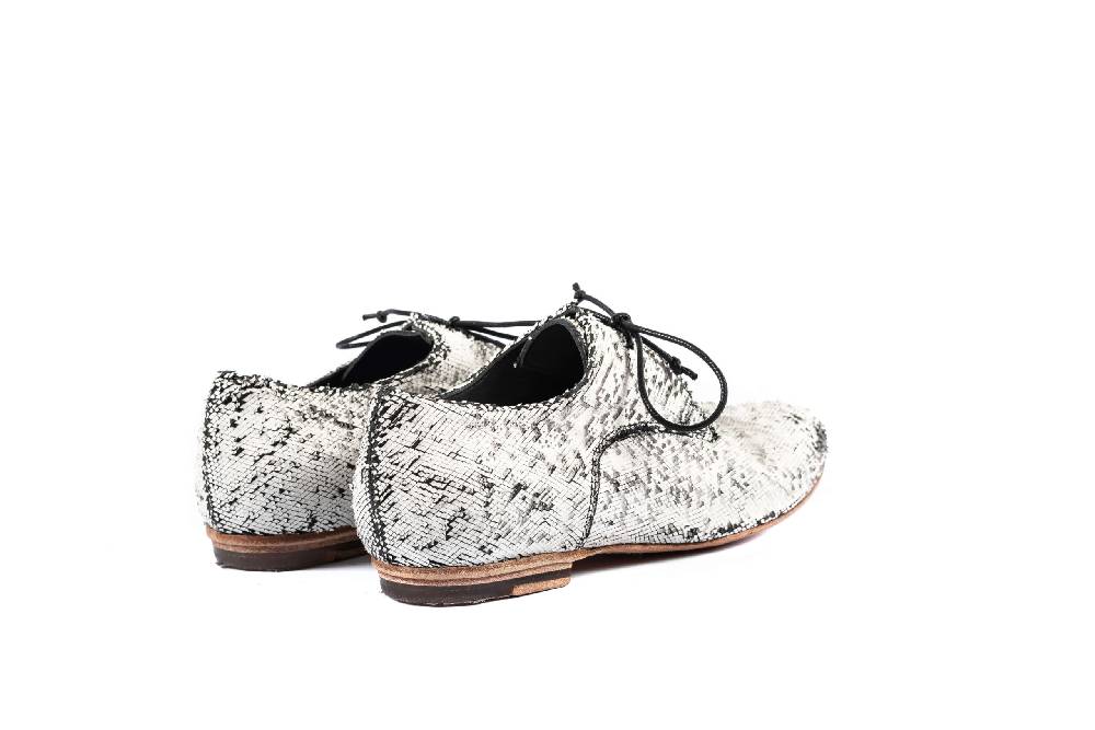 Openclosedshoes IRIS04 GIOVE NERO/BIANCO Offerte