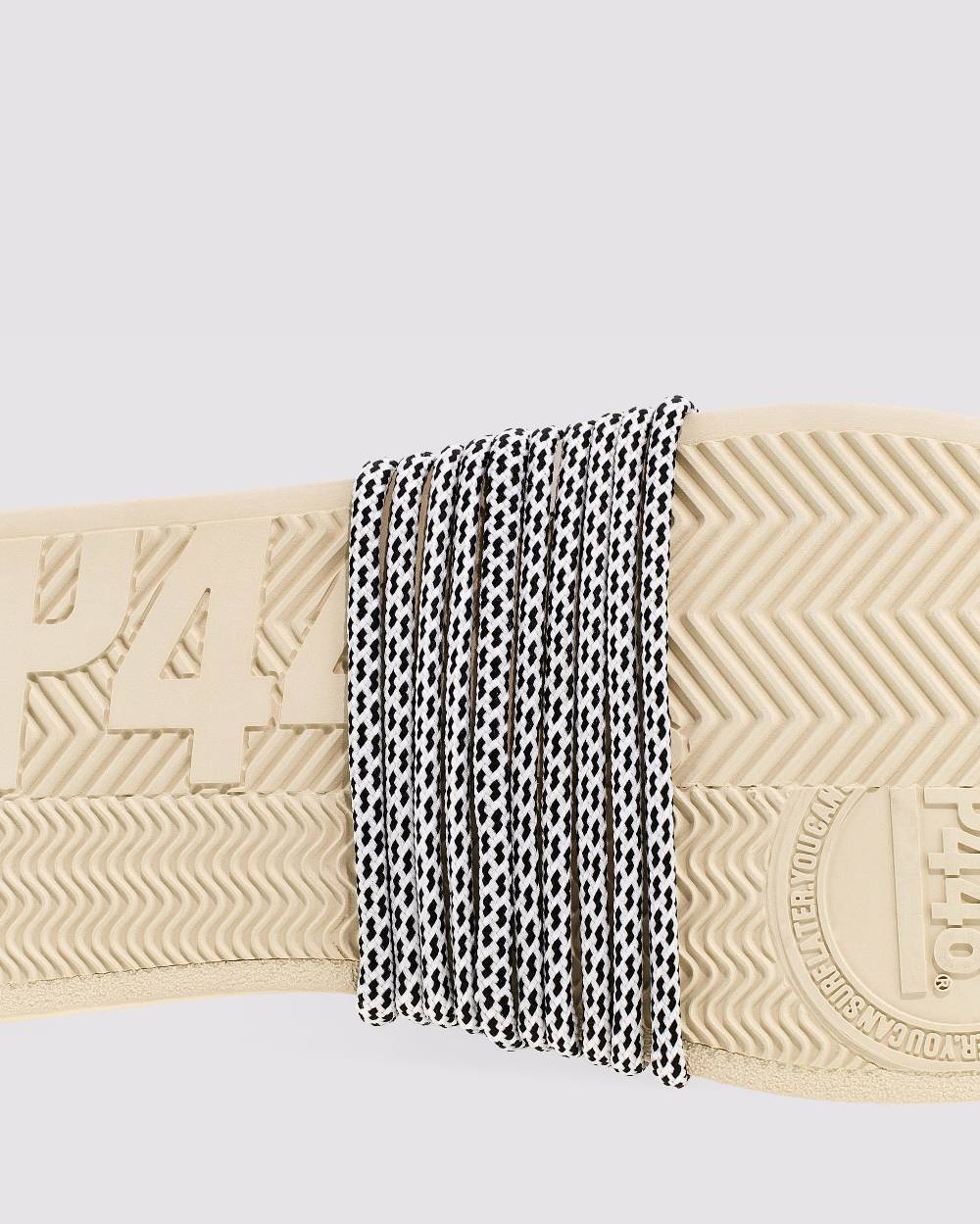 P448 Shoelaces White/Black Speckled Saldi