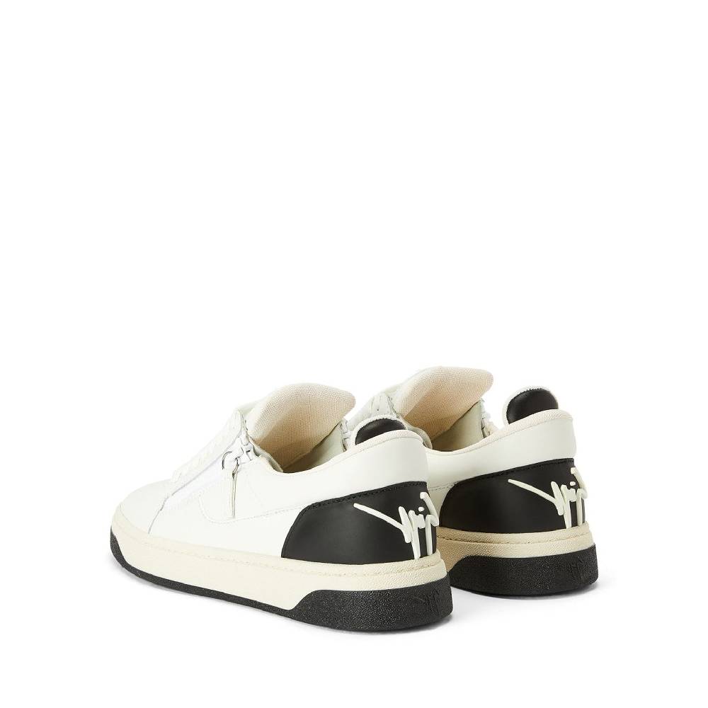 GIUSEPPE ZANOTTI DESIGN  Sneakers Basse Uomo Giuseppe Zanotti in Pelle Bianca Vendita