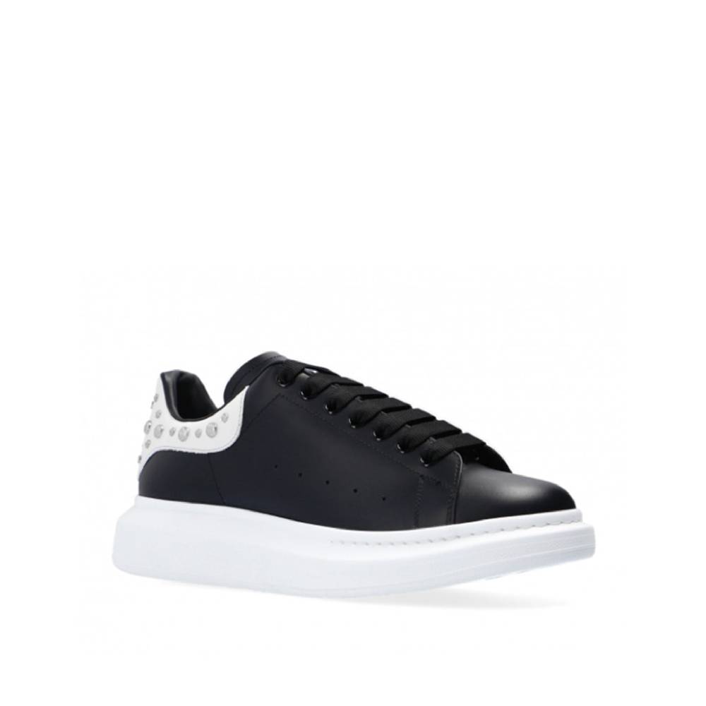 ALEXANDER MCQUEEN  Sneakers Alexander McQueen Nere in Pelle Borchiata Fino Al -60%