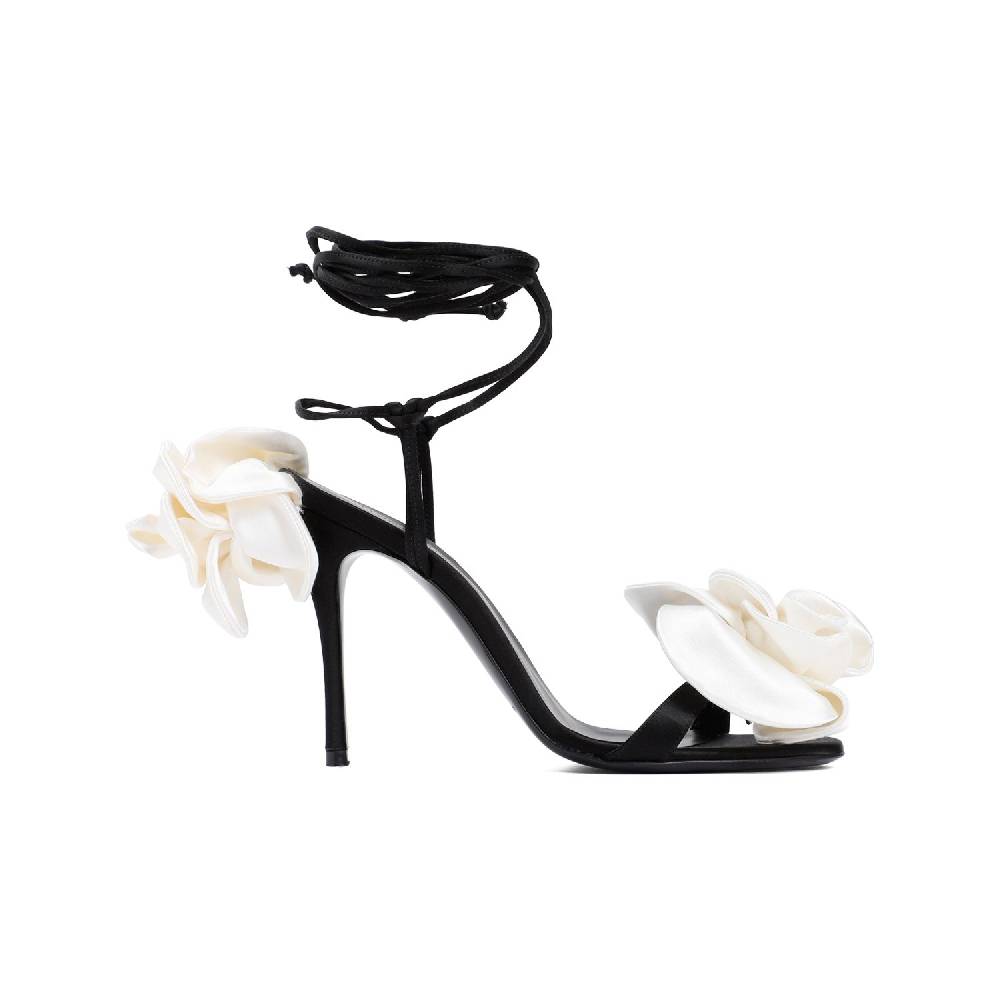 MAGDA BUTRYM  Sandali Stiletto Magda Butrym in Raso Nero con Applicazioni Floreali