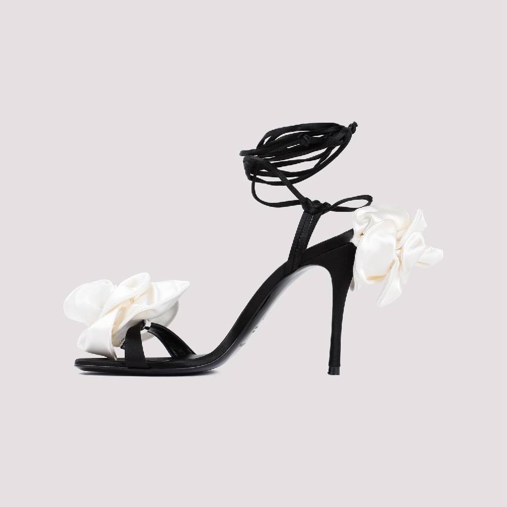 MAGDA BUTRYM  Sandali Stiletto Magda Butrym in Raso Nero con Applicazioni Floreali Spedizione Gratuita