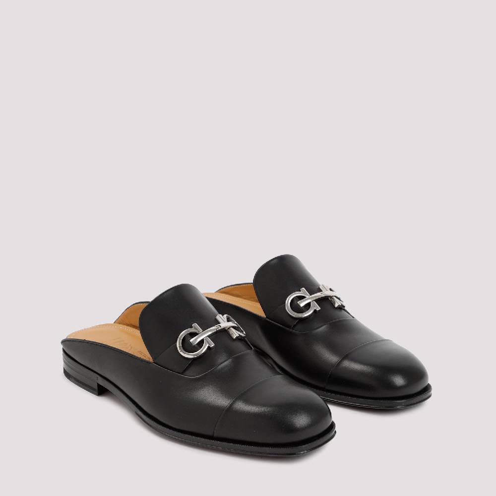SALVATORE FERRAGAMO  Stivaletti Neri in Vitello Salvatore Ferragamo Uomo Sottocosto