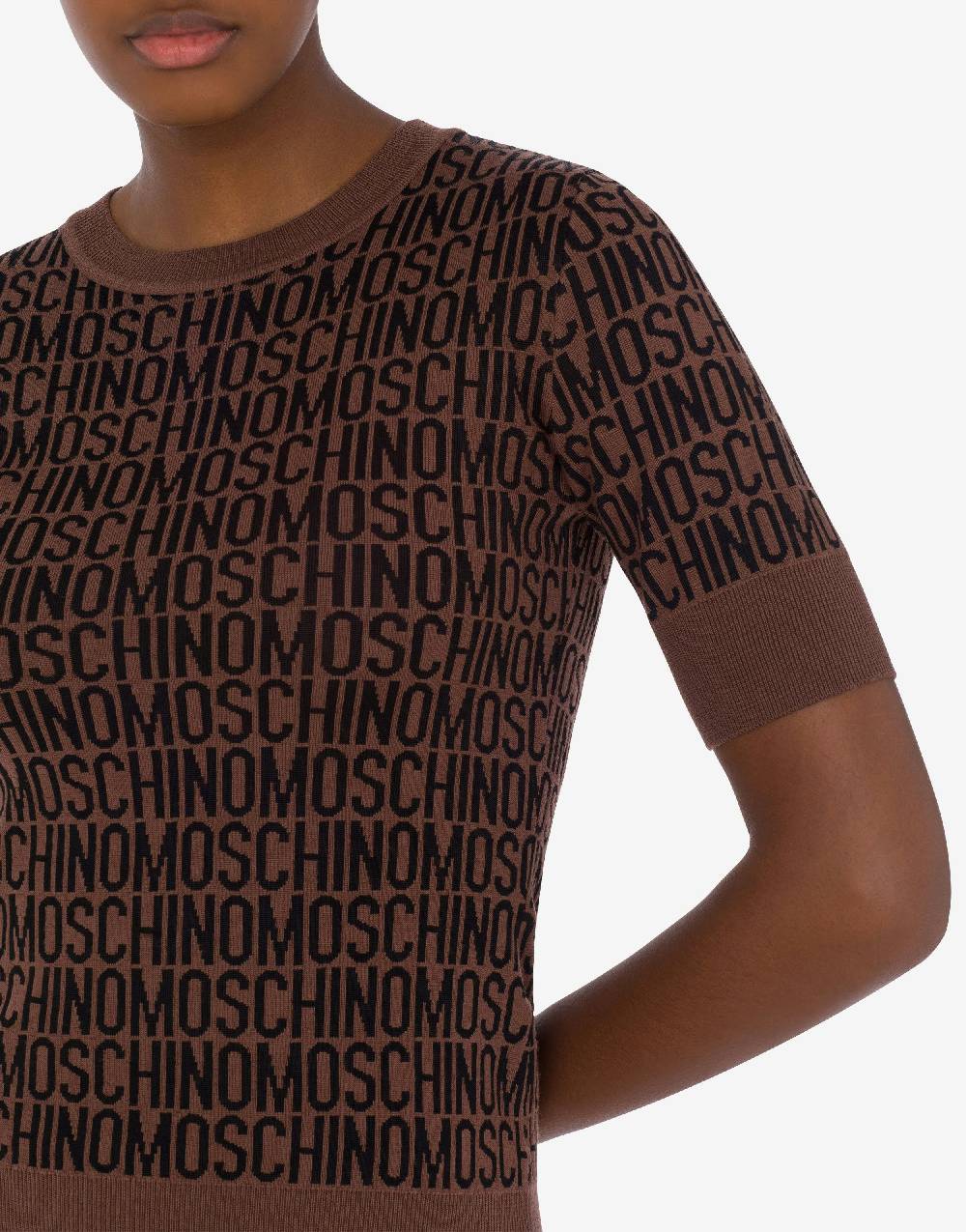 Love Moschino Top in lana Allover Logo In Saldo