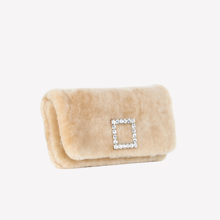 Roberto Festa BORSA CLUTCH IN MONTONE EFFETTO VISONE MIELE CON FIBBIA QUADRA COLOR GOLD CON CRISTALLI CAPRILUX Soddisfazione Garantita