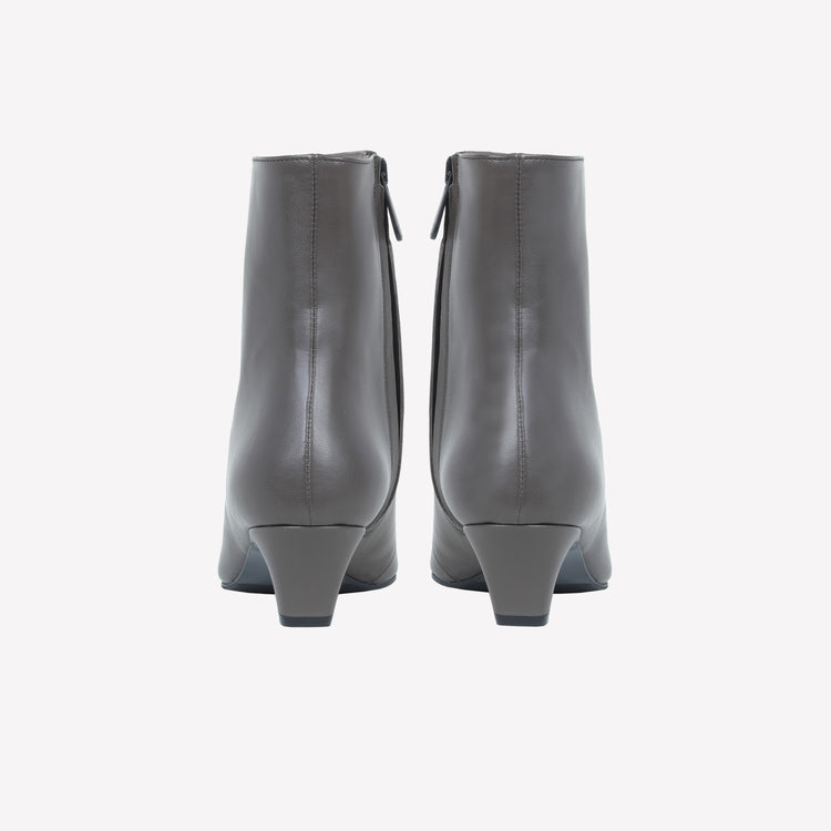Roberto Festa Ankle boot in agnello con dettaglio in metallo opaco Lissy Spedizione Gratuita