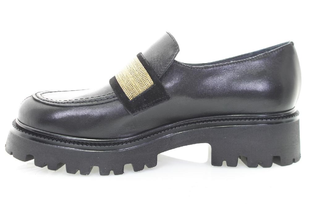 Soffice Sogno Mocassino in pelle con ornamento In Vendita