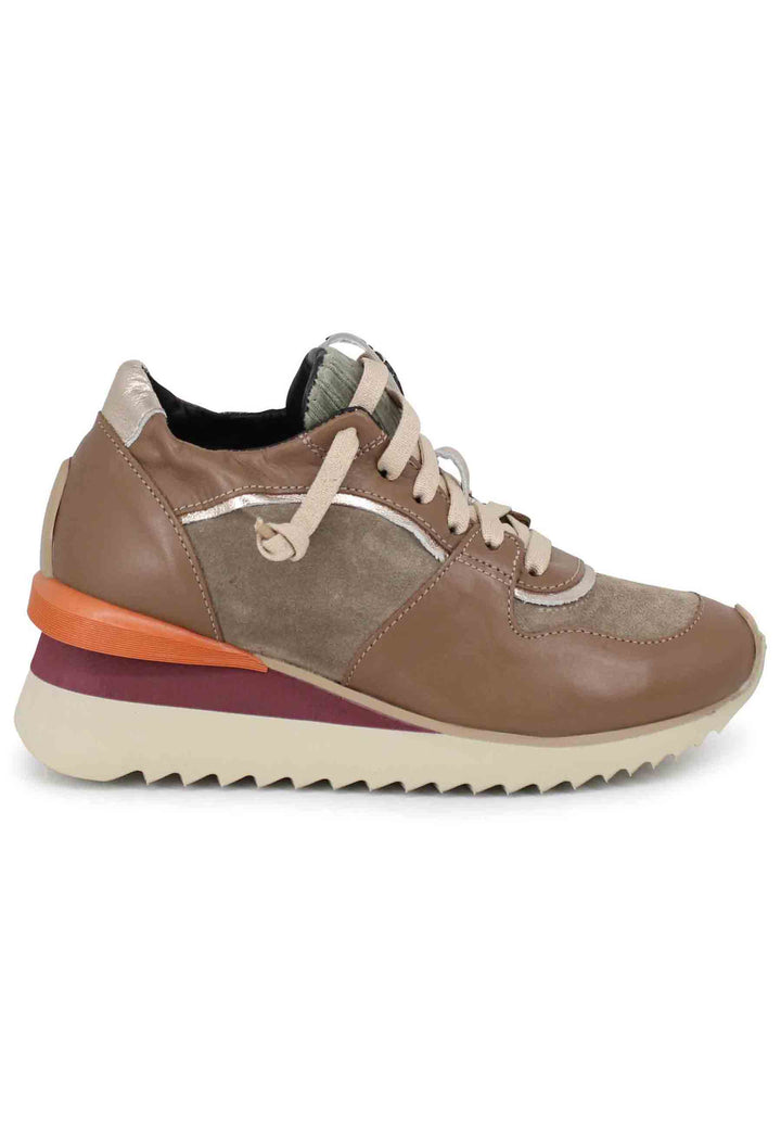 Spatarella Sneakers donna in pelle taupe con fondo zeppa Offerta