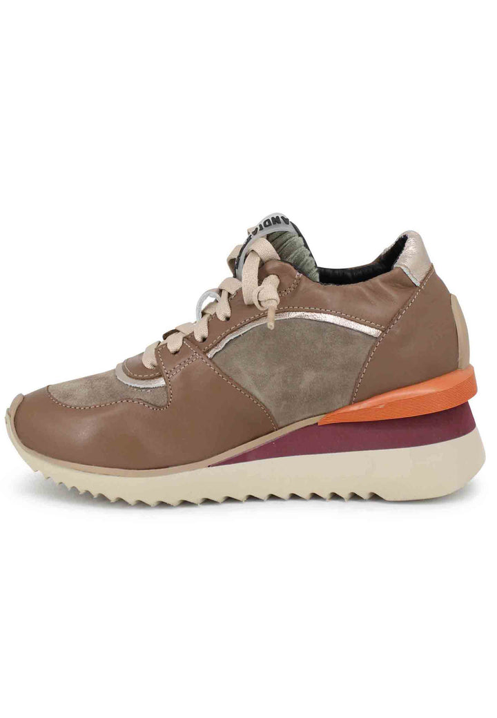 Spatarella Sneakers donna in pelle taupe con fondo zeppa Offerta
