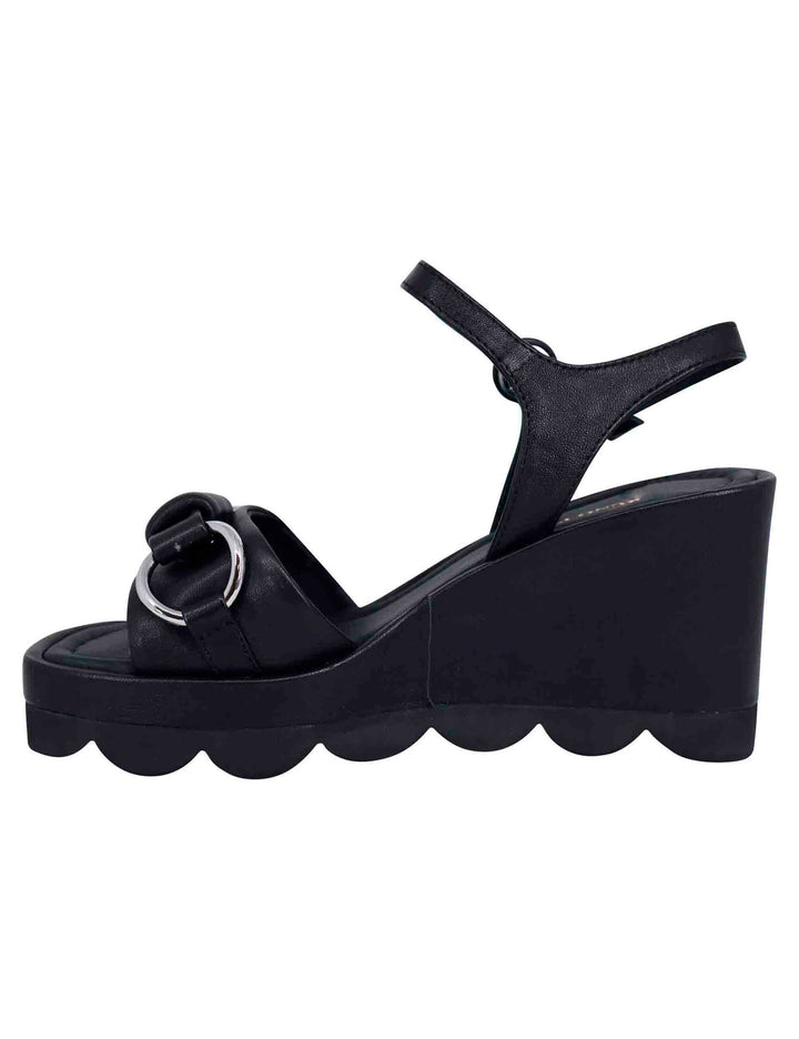Spatarella Sandali donna in pelle nera con zeppa alta e cinturino alla caviglia Sottocosto