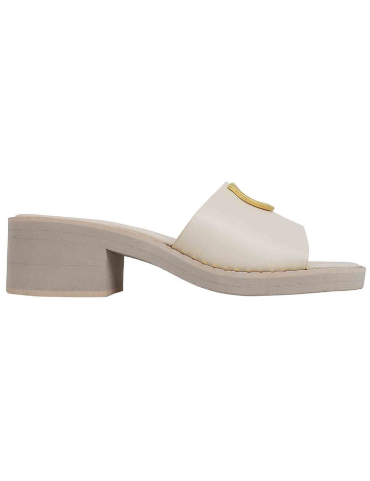 Spatarella Sandali donna in pelle off white con borchia oro e suola in gomma ultra leggera Saldi Di Fabbrica