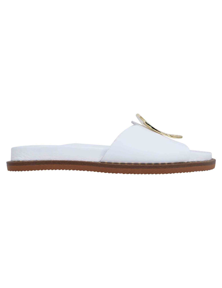Spatarella Sandali donna flat in pelle bianca con fussbett e fibbia in oro Sottocosto