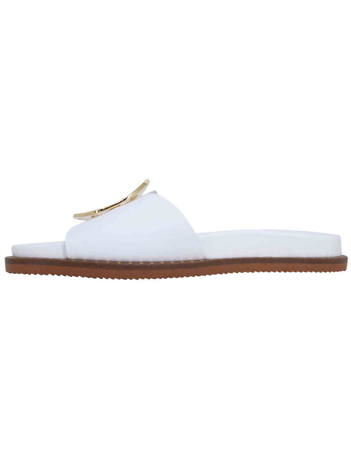 Spatarella Sandali donna flat in pelle bianca con fussbett e fibbia in oro Sottocosto